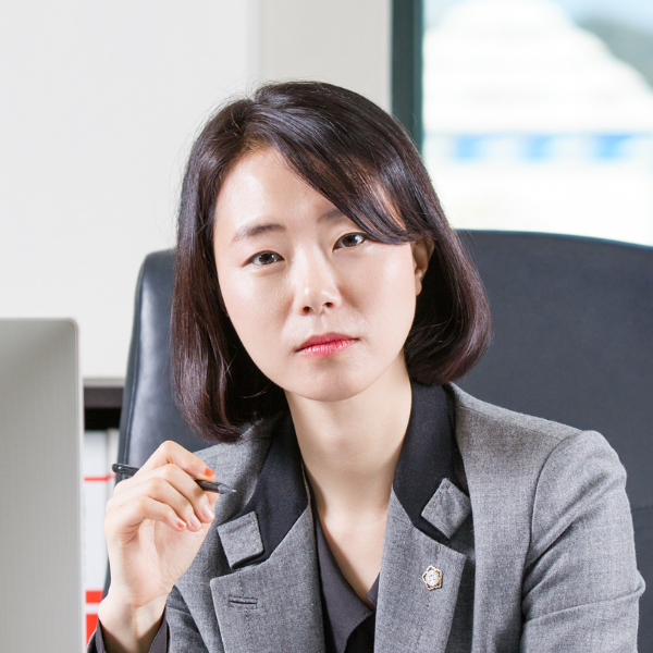 대전이혼전문변호사 김이지 — 대한변호사협회 인증 이혼전문·형사전문변호사, KAIST 공학·서울대 언어학·서울대 법학 졸업